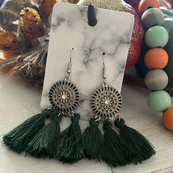 Boho Western Tribal Hunter Green Tassel Dangling Earrings - Picture 5 of 5